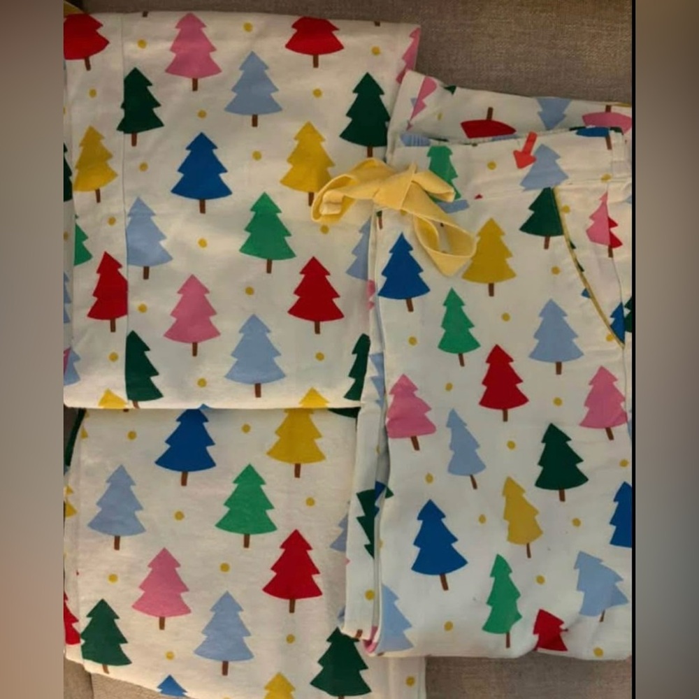 BODEN 3 pairs of Colorful Tree Pajamas